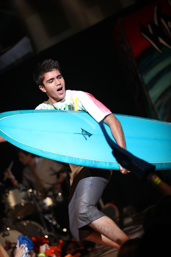 IMAGE: http://i83.photobucket.com/albums/j289/dewydang/FVHS%20WALK%20THE%20WALK/IMG_9474.jpg