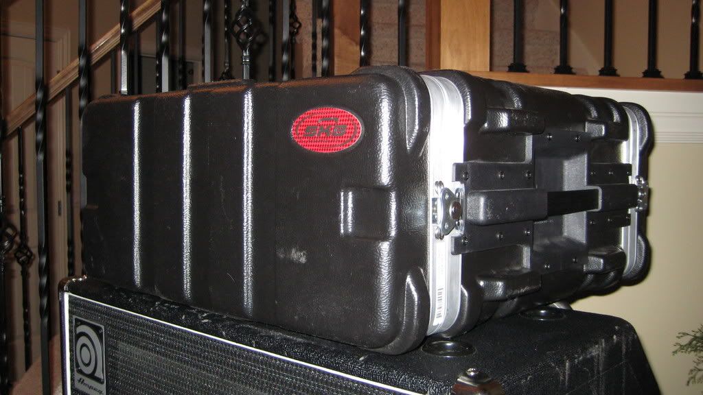 Ampeg b2re, tuner, furman power conditioner, in 4 space skb