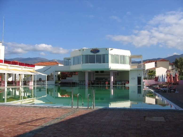 http://i83.photobucket.com/albums/j298/ellinas_arkas/apo%20topia%20dikes%20mou/25-sep-2006013.jpg