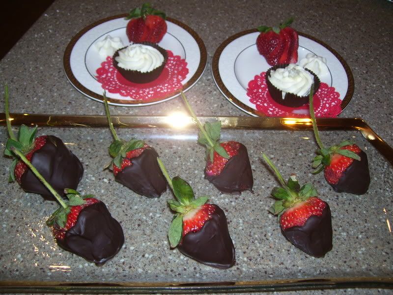 13-02-09StrawberryChocolateCupDesse.jpg