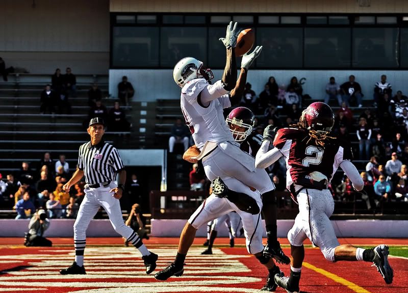 IMAGE: http://i83.photobucket.com/albums/j308/ndhernan/FootballEdit.jpg