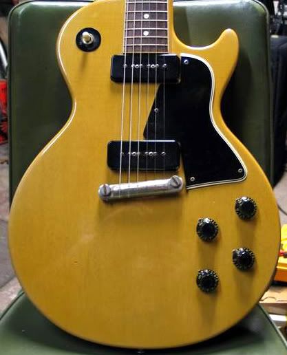 les paul jr yellow. A Les Paul Jr from the same