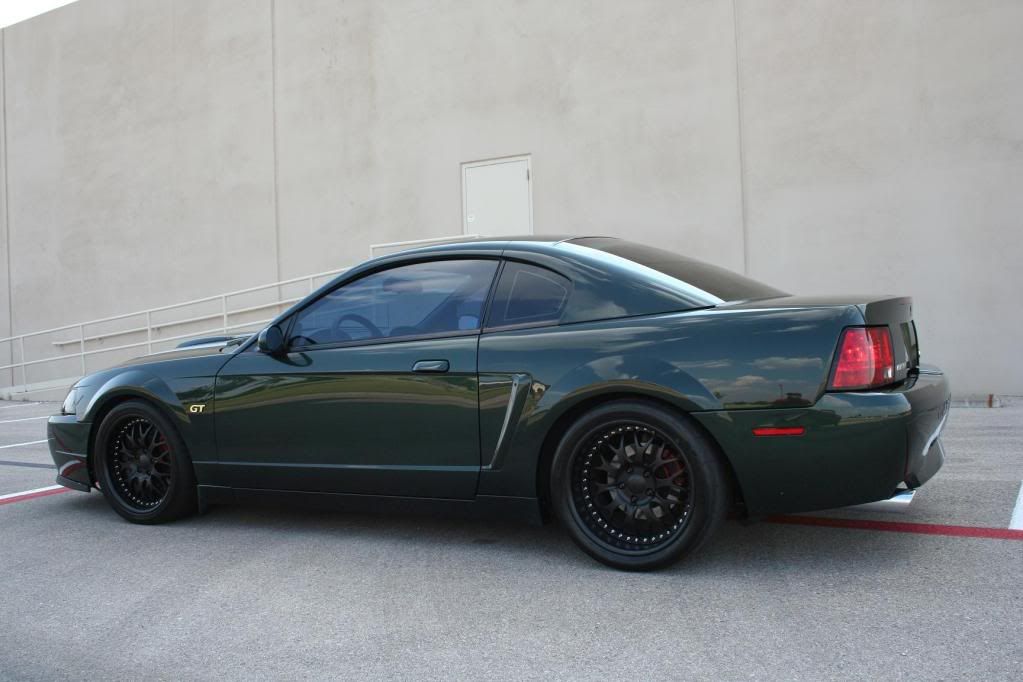 http://i83.photobucket.com/albums/j311/96lasersnake/01%20Bullitt/01bullitt001.jpg