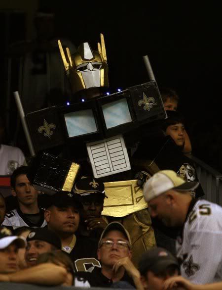 https://i83.photobucket.com/albums/j296/loubot/optimus-saint.jpg