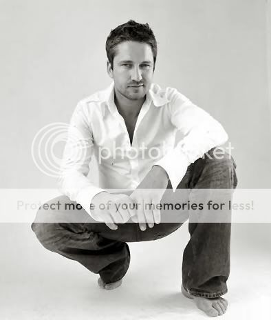 http://i83.photobucket.com/albums/j301/Lissena/gerard_butler_04.jpg